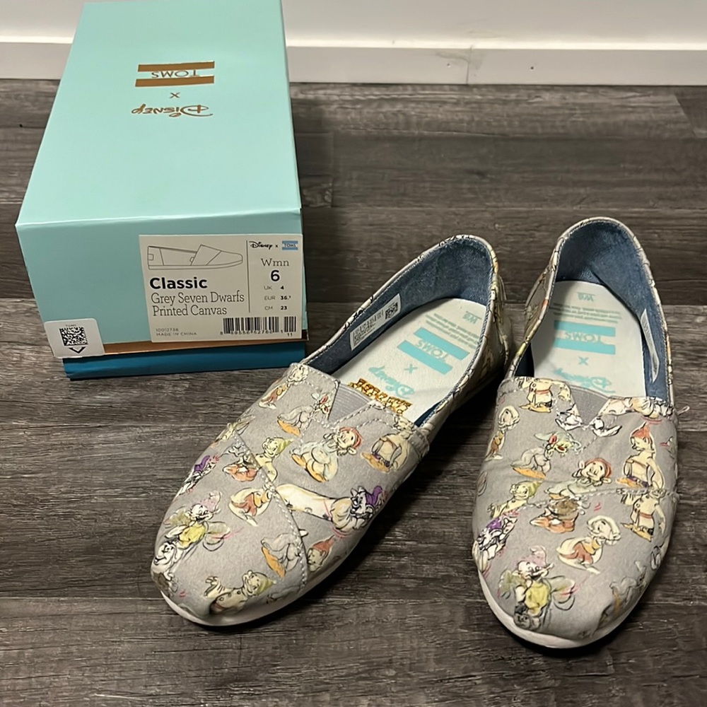 Disney x Toms Seven Dwarves canvas shoes